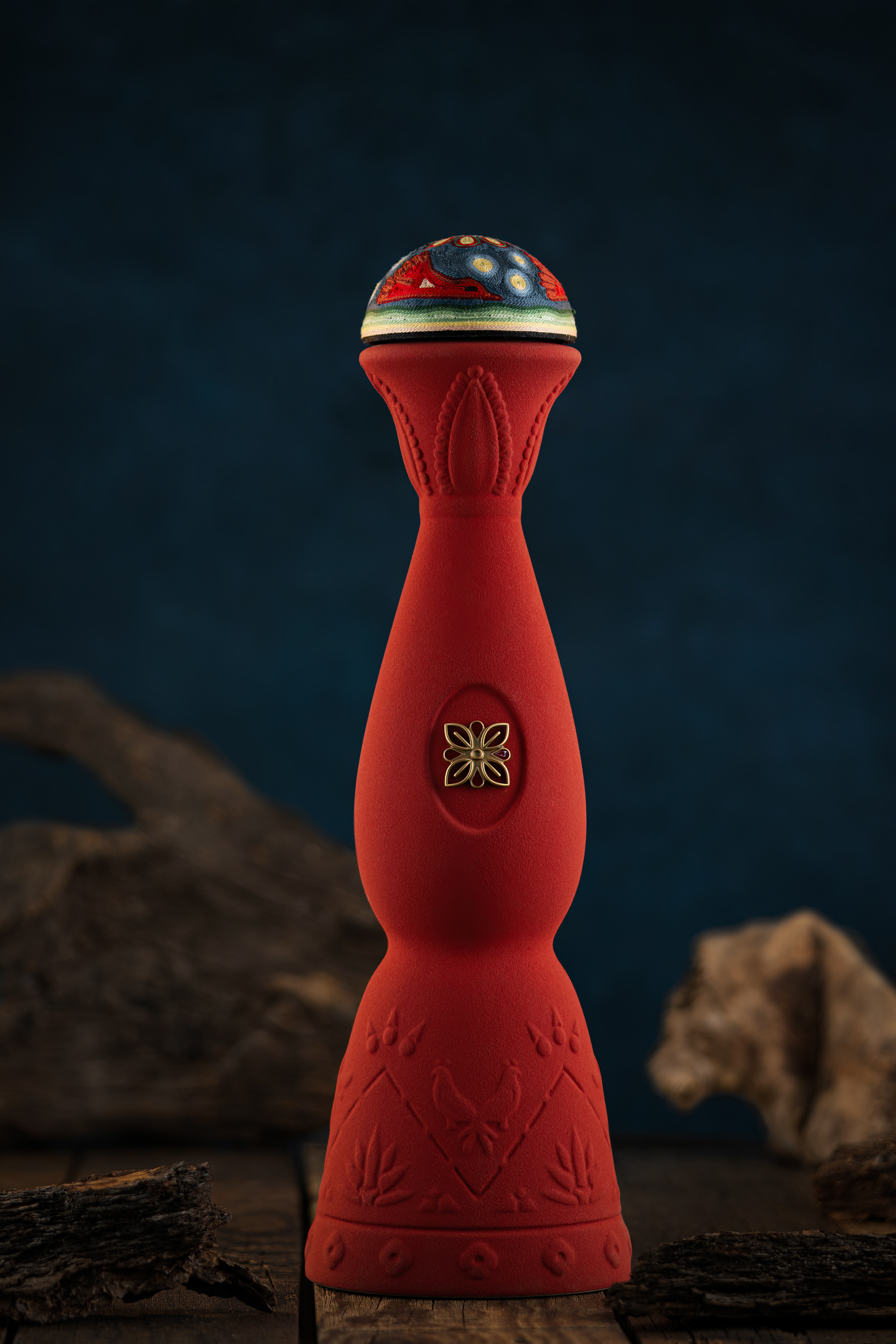Clase Azul Mezcal San Luis Potosí 2024 - bottiglia rossa ceramica artigianale